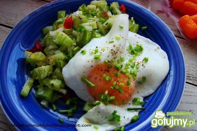 Salsa ogórkowa z chilli i sadzonym  Salsa ogórkowa z chilli i sadzonym