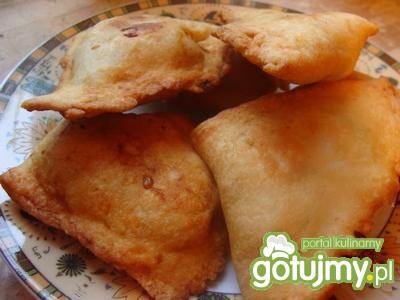 Samosas z groszkiem i ziemniakami