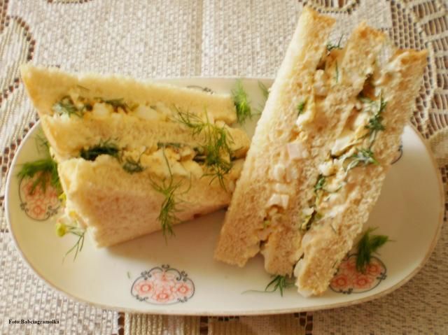 Sandwicze  z jajkiem wg Buni  :