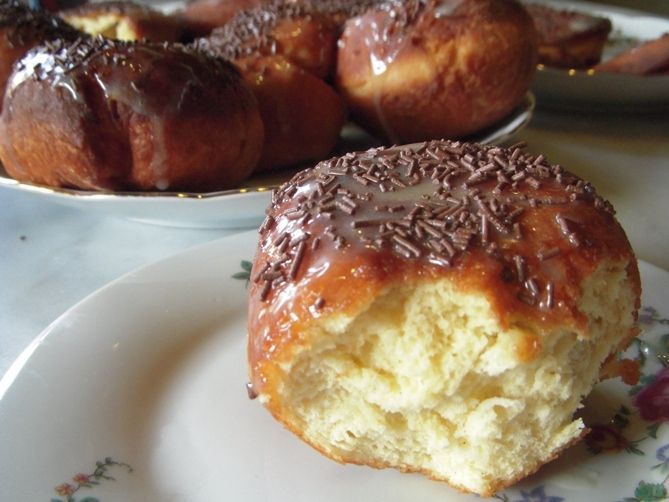 Sathi pierwsze pączki nadziewane Sathi pierwsze pączki nadziewane