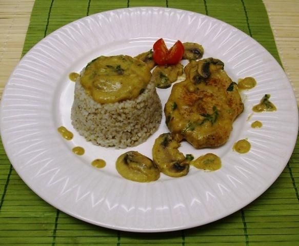 Schab duszony z pieczarkami