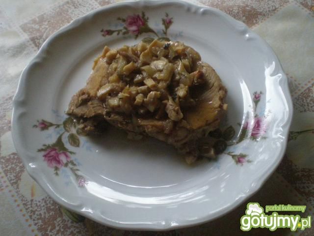 Schab duszony z pieczarkami i cebulką  Schab duszony z pieczarkami i cebulką