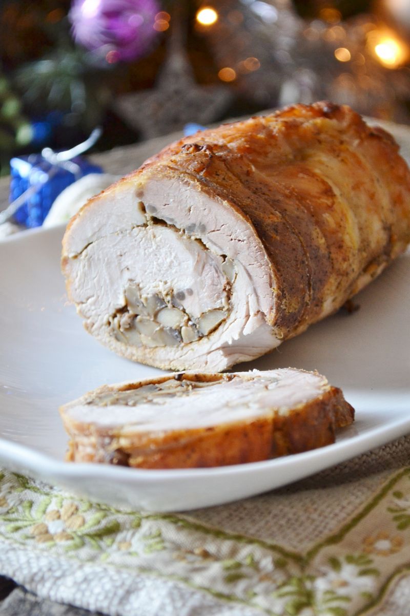 Schab faszerowany pieczarkami Schab faszerowany pieczarkami