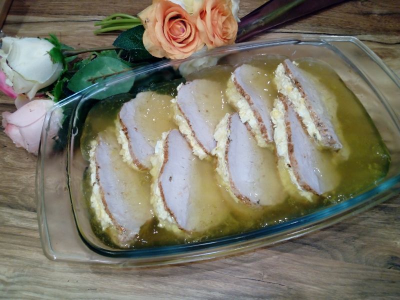 Schab faszerowany w galarecie Schab faszerowany w galarecie