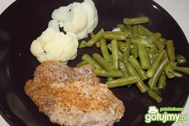 Schab na parze z warzywami  Schab na parze z warzywami