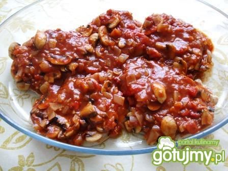 Schab na pomidorowo z pieczarkami Schab na pomidorowo z pieczarkami