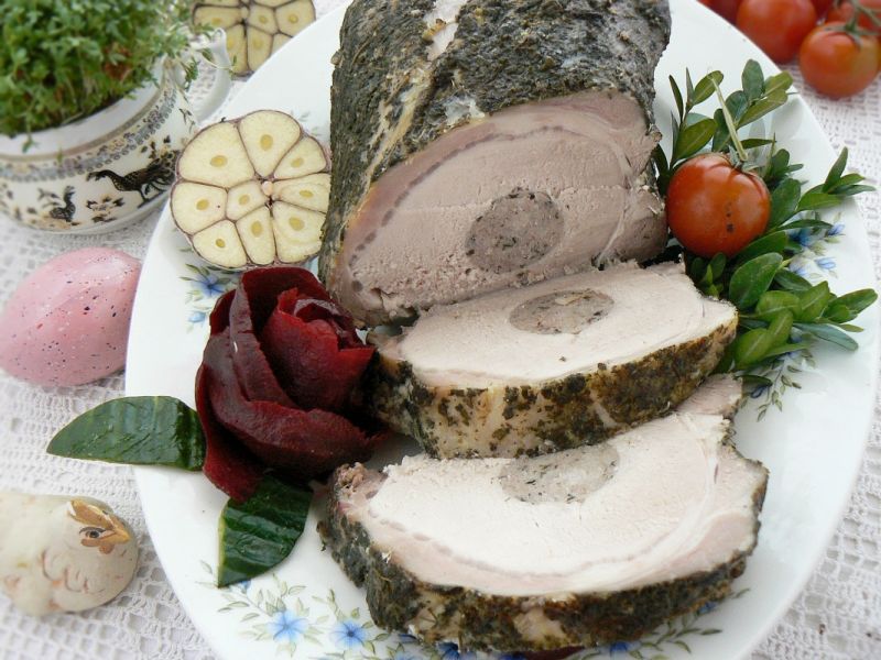 Schab nadziewany białą kiełbasą Schab nadziewany białą kiełbasą