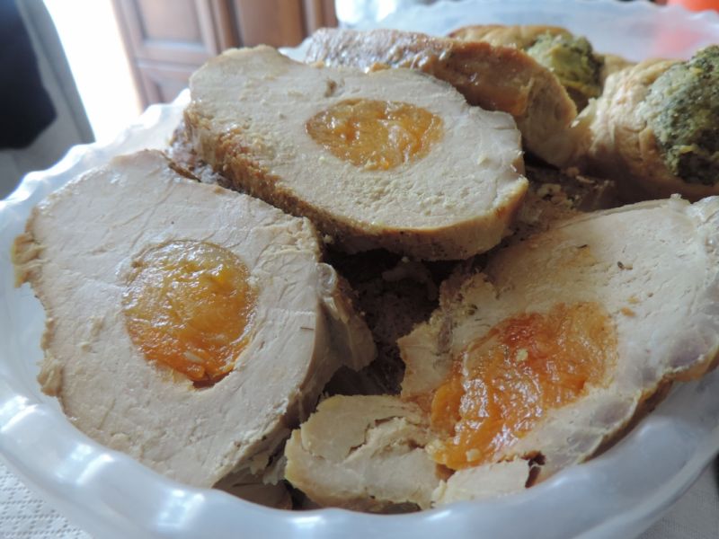 Schab nadziewany morelą  Schab nadziewany morelą