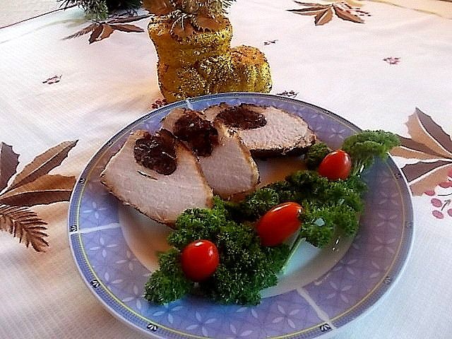 Schab nadziewany serem i żurawiną