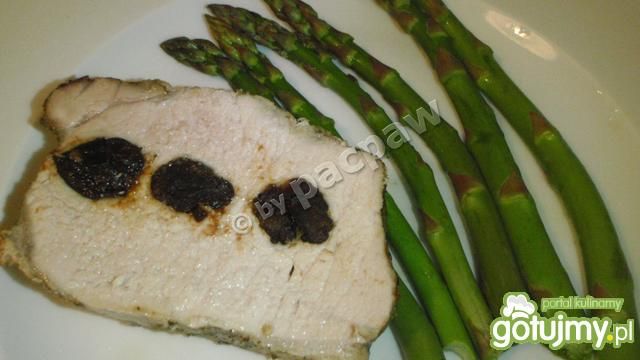 Schab pieczony, nadziewany śliwkami