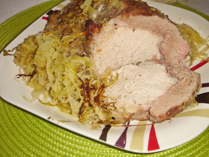 Schab pieczony w kapuście Schab pieczony w kapuście