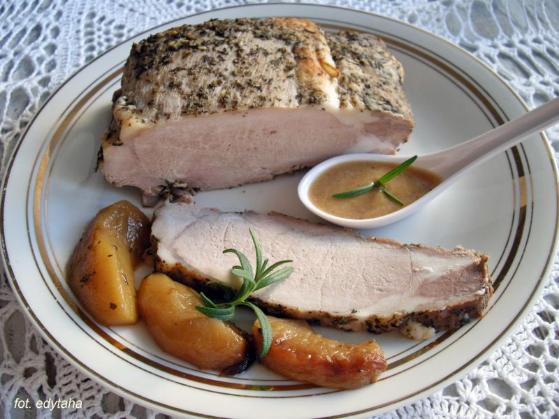 Schab pieczony z jabłkami Schab pieczony z jabłkami