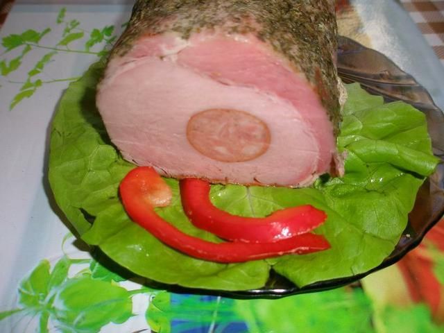 Schab pieczony z kiełbasą