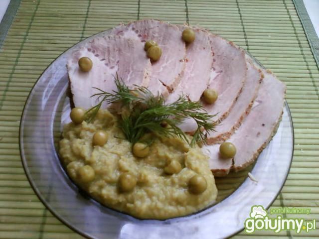 Schab pieczony z puree groszkowo-szparag Schab pieczony z puree groszkowo-szparag