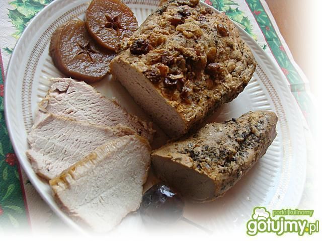 Schab pieczony z suszonymi owocami