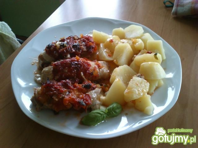 schab pod pomidorowo kaparową pierzynką