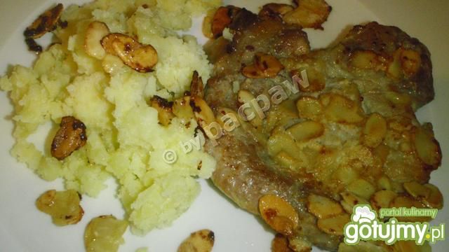 Schab smażony z płatkami migdałowymi Schab smażony z płatkami migdałowymi