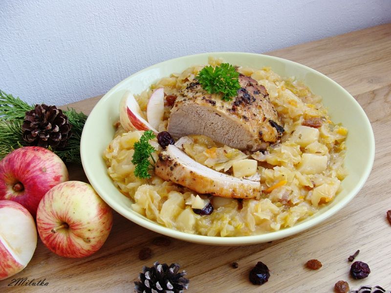 Schab w aromatycznej kiszonej kapuście Schab w aromatycznej kiszonej kapuście