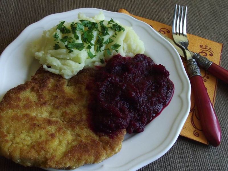 Schab w panierce z semoliną  Schab w panierce z semoliną