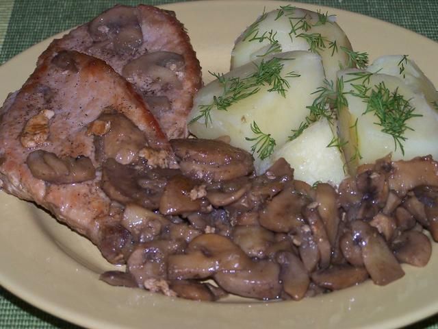 Schab w pieczarkach Schab w pieczarkach