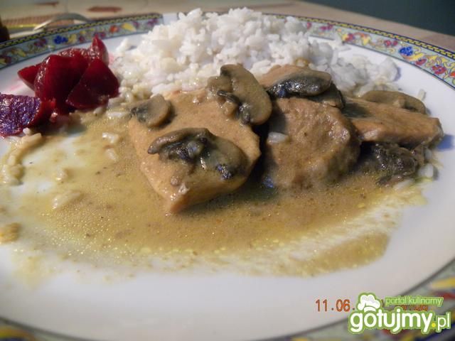 Schab w sosie pieczarkowym z ryżem
