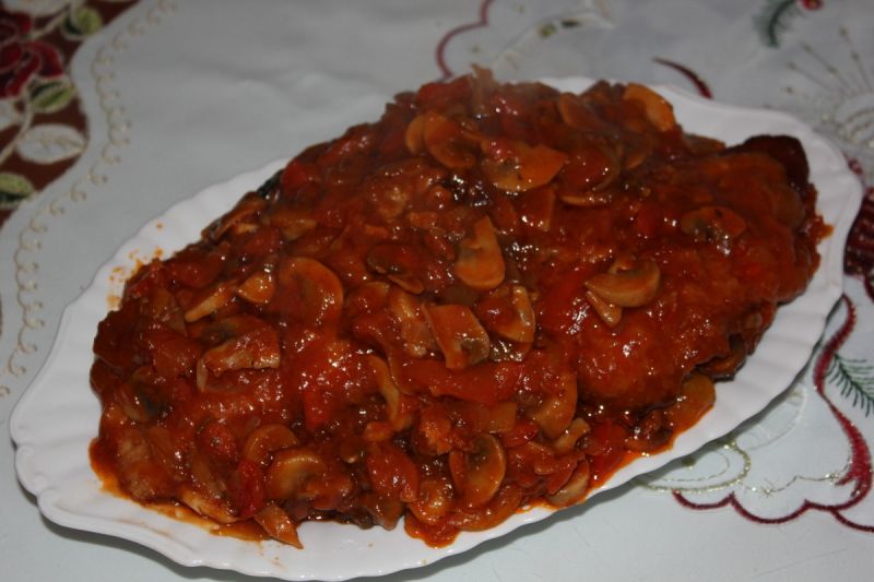Schab w sosie pikantnym  Schab w sosie pikantnym