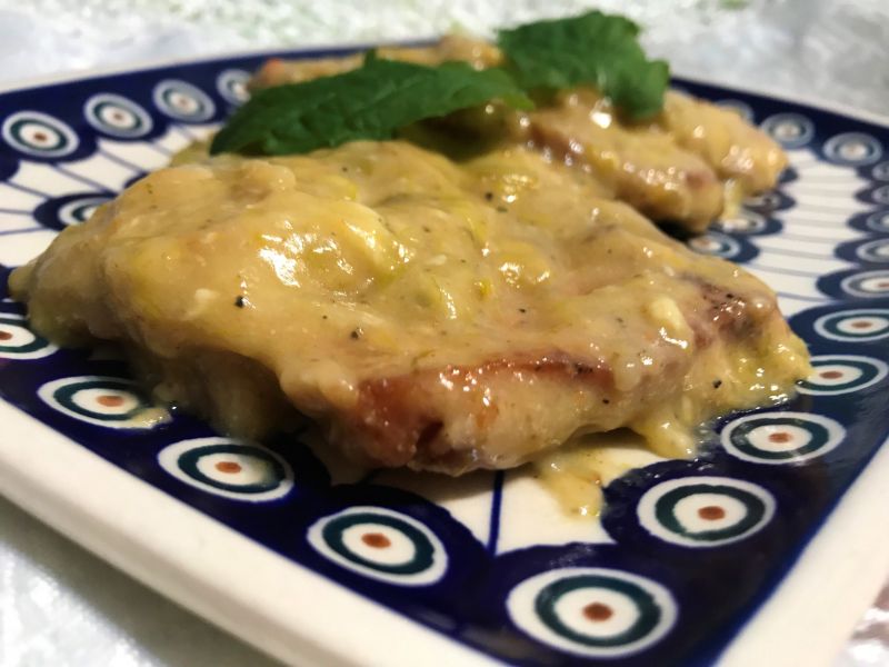 Schab w sosie serowo-porowym Schab w sosie serowo-porowym