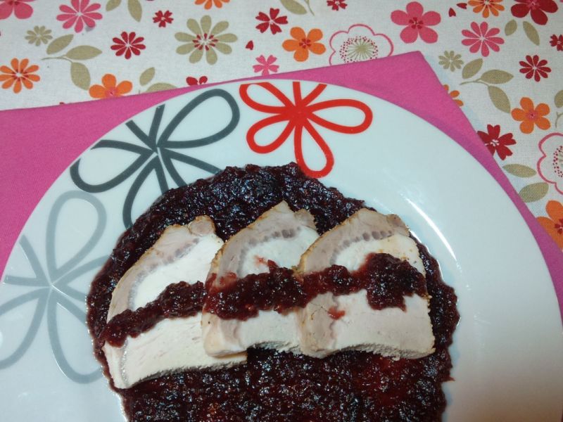 Schab w sosie żurawinowym