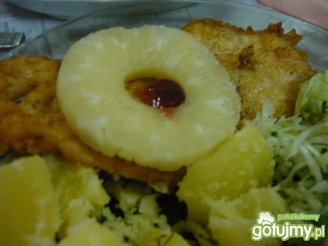 Schab z ananasem i żurawiną 