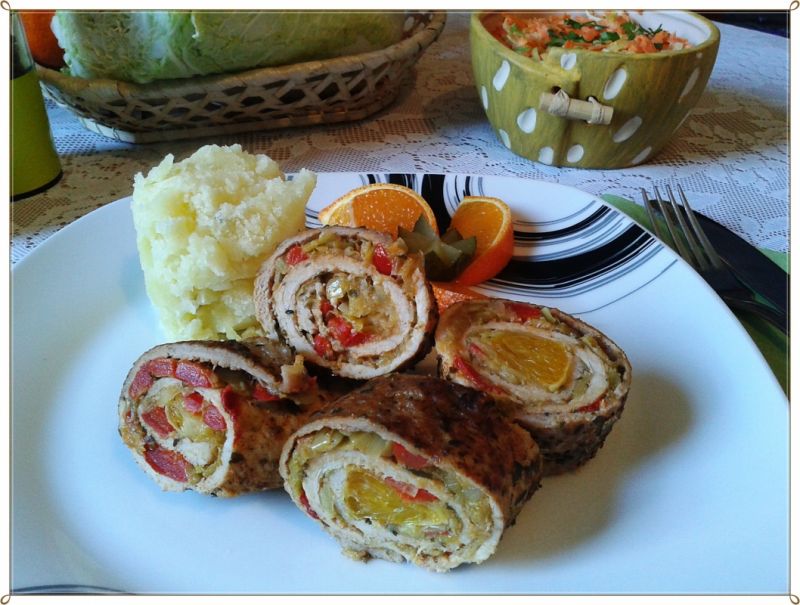 Schab z duszonym porem i mandarynką 