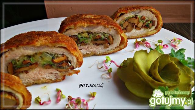 Schab z kurkami i cukinią