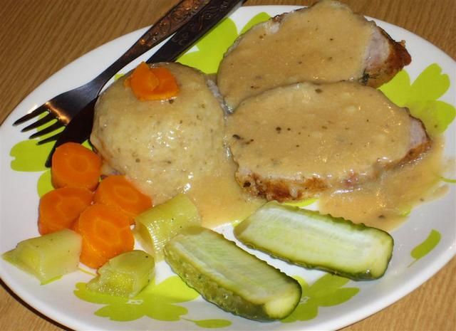 Schab z patelni w sosie chrzanowym 