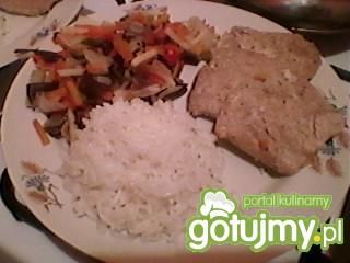 Schab z warzywami gotowany na parze Schab z warzywami gotowany na parze
