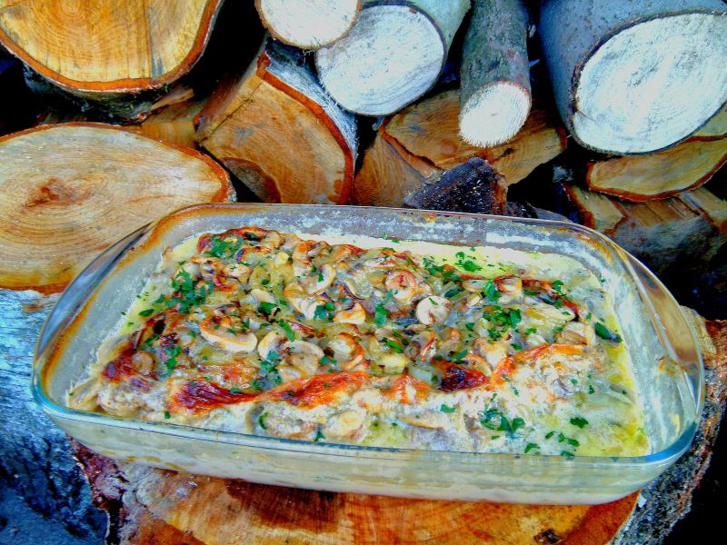 Schab zapiekany z pieczarkami Schab zapiekany z pieczarkami