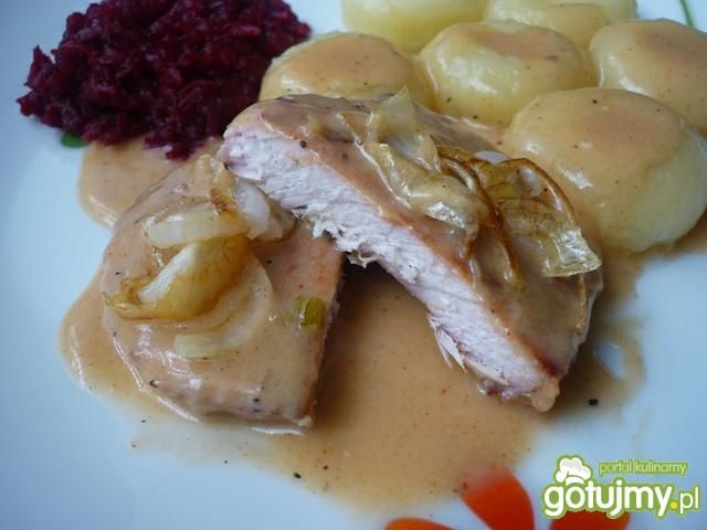 Schab ze smażoną cebulą 