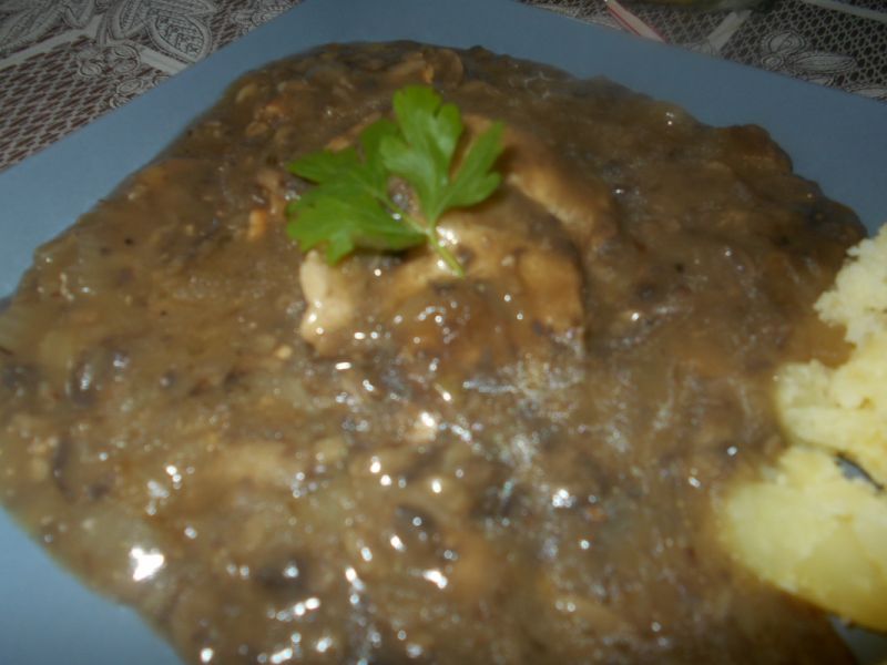 Schabowe bitki w sosie pieczarkowym