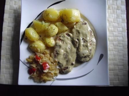 Schabowe Gorgocolla w śmietanie