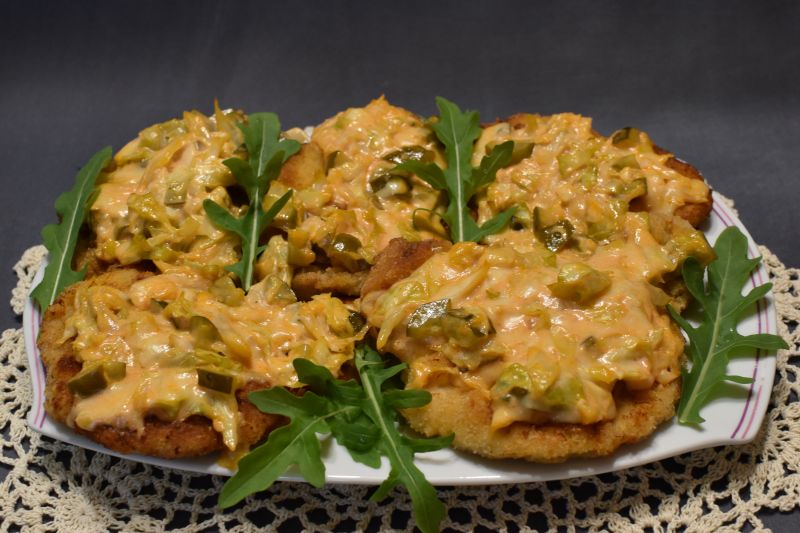 Schabowe pod pierzynką z kapusty