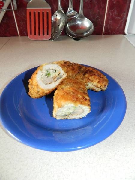 Schabowe roladki z serkiem topionym i sszczypiorem Schabowe roladki z serkiem topionym i sszczypiorem