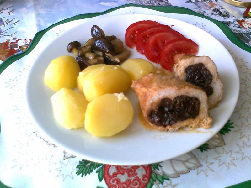 Schabowe roladki ze śliwką Schabowe roladki ze śliwką