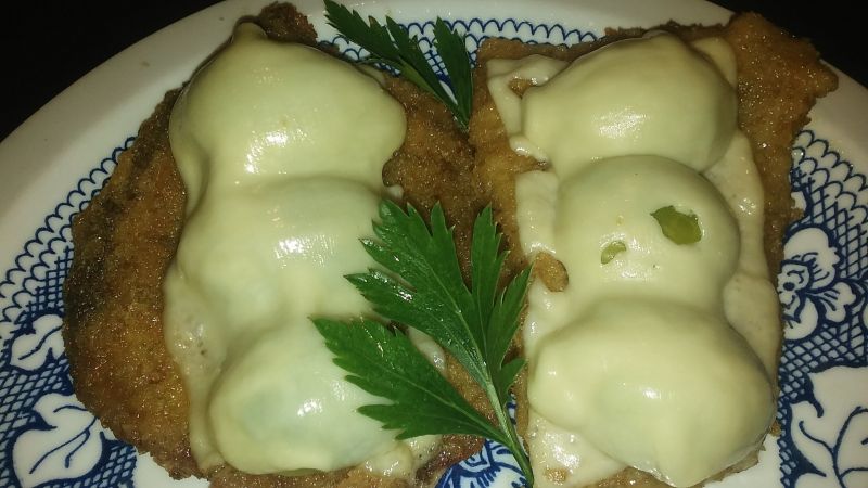 Schabowe z brukselką i żółtym serem Schabowe z brukselką i żółtym serem