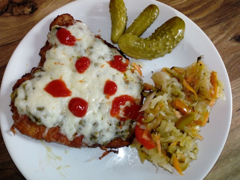 Schabowe z pesto i żółtym serem