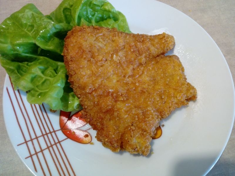 Schabowy w panierce z chipsów paprykowych Schabowy w panierce z chipsów paprykowych