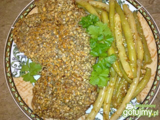 Schabowy w słonecznikowej panierce Schabowy w słonecznikowej panierce