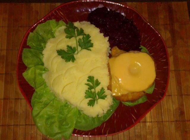 Schaby z ananasem i serem tostowym Schaby z ananasem i serem tostowym