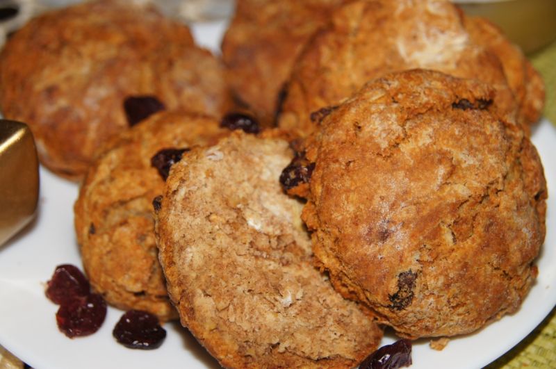 Scones z miodem i musli Scones z miodem i musli