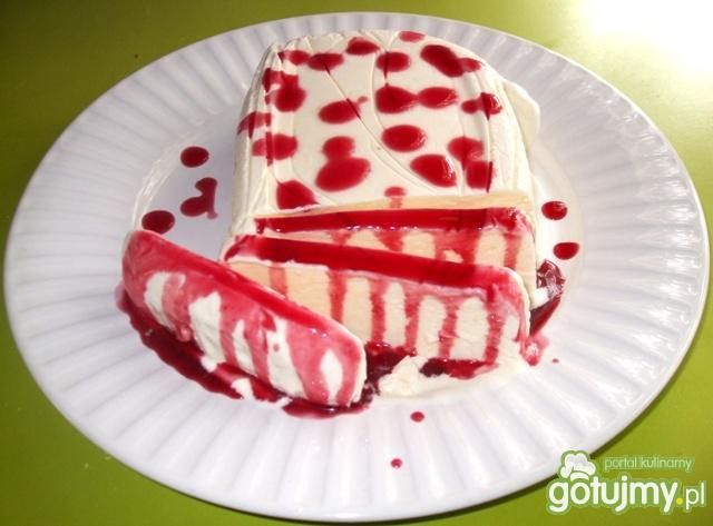 Semifreddo z sokiem porzeczkowym