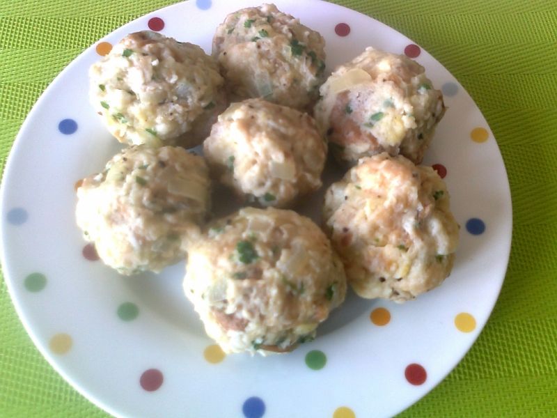 Semmelknödel, czyli knadle z czerstwej bułki Semmelknödel, czyli knadle z czerstwej bułki