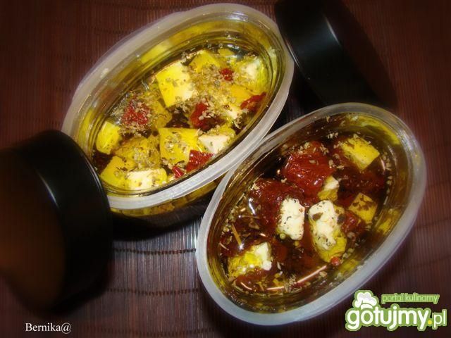 Ser szopski w suszonych pomidorach Ser szopski w suszonych pomidorach