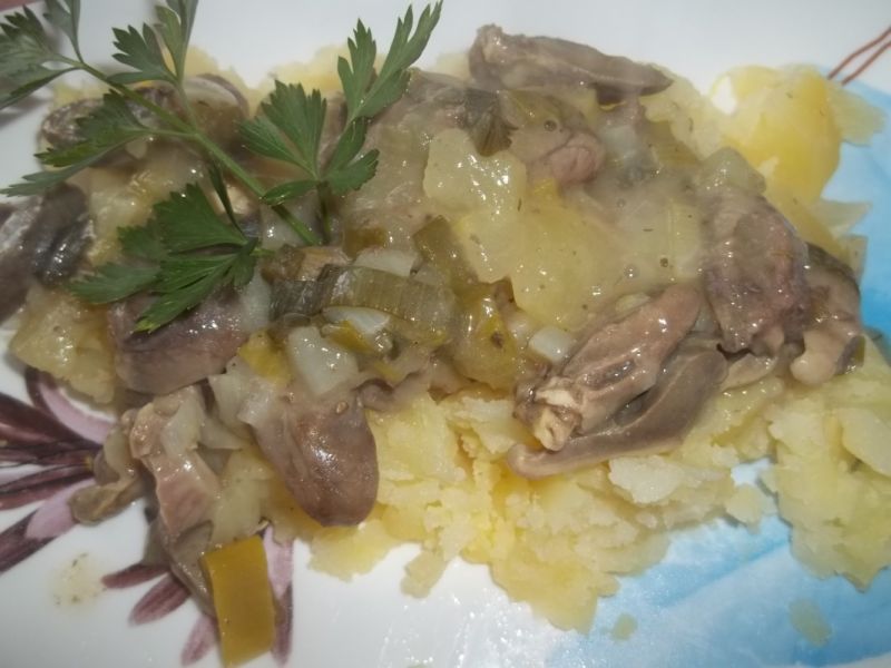 Serca drobiowe z warzywami Serca drobiowe z warzywami